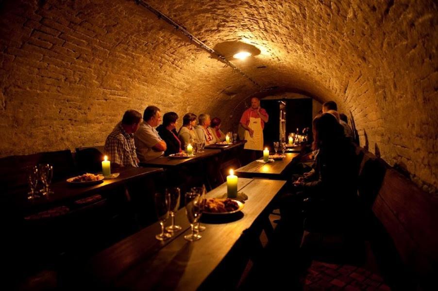 维努格拉特酒店 Milotice 外观 照片