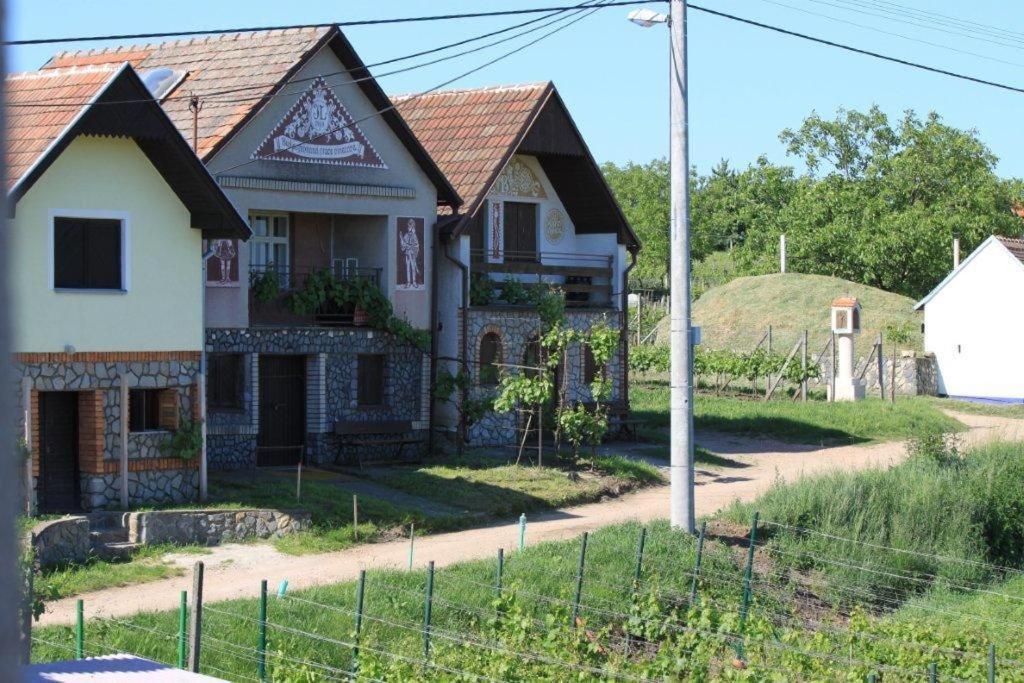 维努格拉特酒店 Milotice 外观 照片